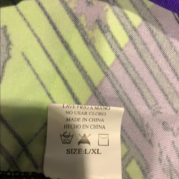 Woman’s Leggings MultiColor Size L/XL - Picture 2 of 2